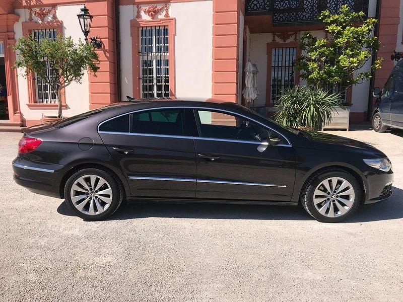 Second-hand VW CC 140 CP (102 kW) 2009 Maro Berlinǎ