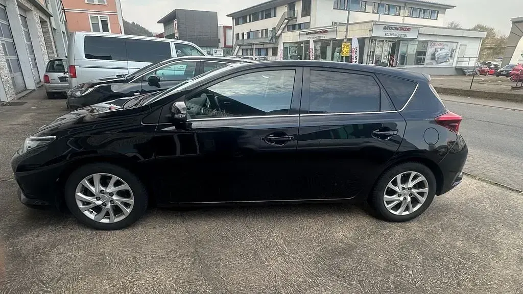 Gebraucht Toyota Auris Design 111 PS (81 kW) 2015 Schwarz Limousine