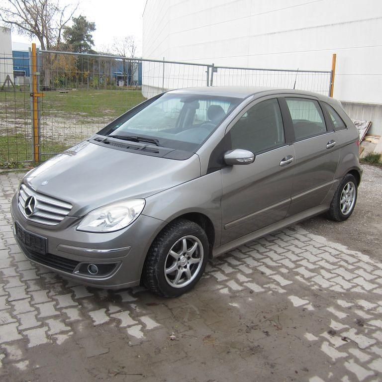 Grau Gebraucht 2005 Mercedes B170 Van / Kleinbus | 1.750 € (Fairer Preis) - Bild 1/4