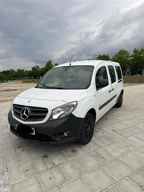 Weiß Gebraucht 2017 Mercedes Citan 111 Kombi | 19.800 € - Bild 1/4