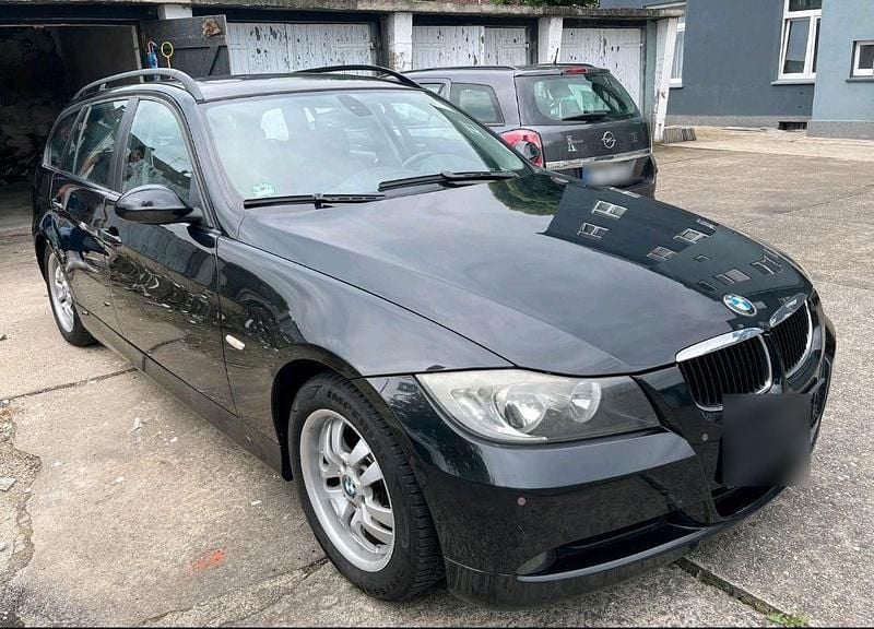 Gebraucht BMW 318 143 PS (105 kW) 2007 Schwarz Kombi