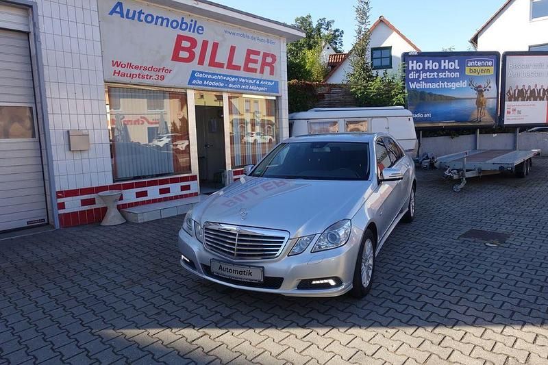 Silber Gebraucht 2010 Mercedes E250 Elegance Limousine | 11.990 € (Fairer Preis) - Bild 1/4