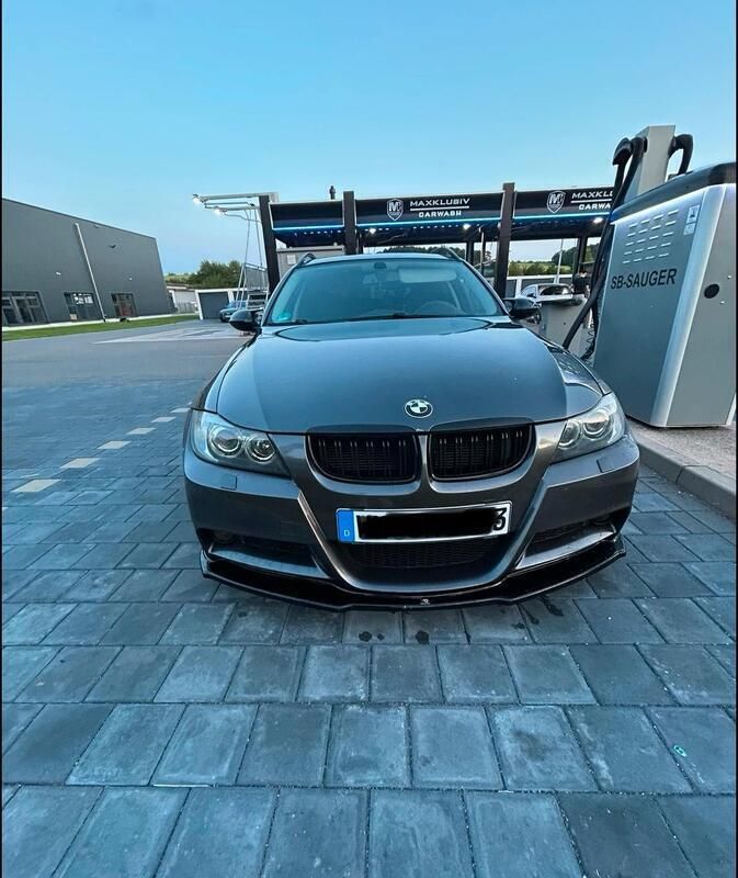 Grau Gebraucht 2006 BMW 330 Limousine | 9.350 € (Fairer Preis) - Bild 1/4