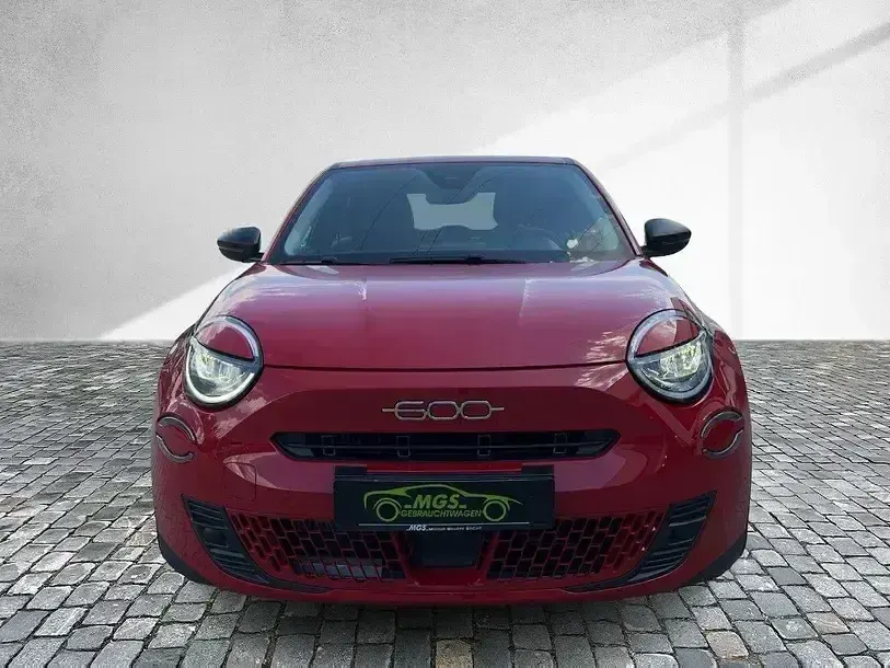Gebraucht Fiat 600 Basis 101 PS (74 kW) 2025 Passione rot SUV