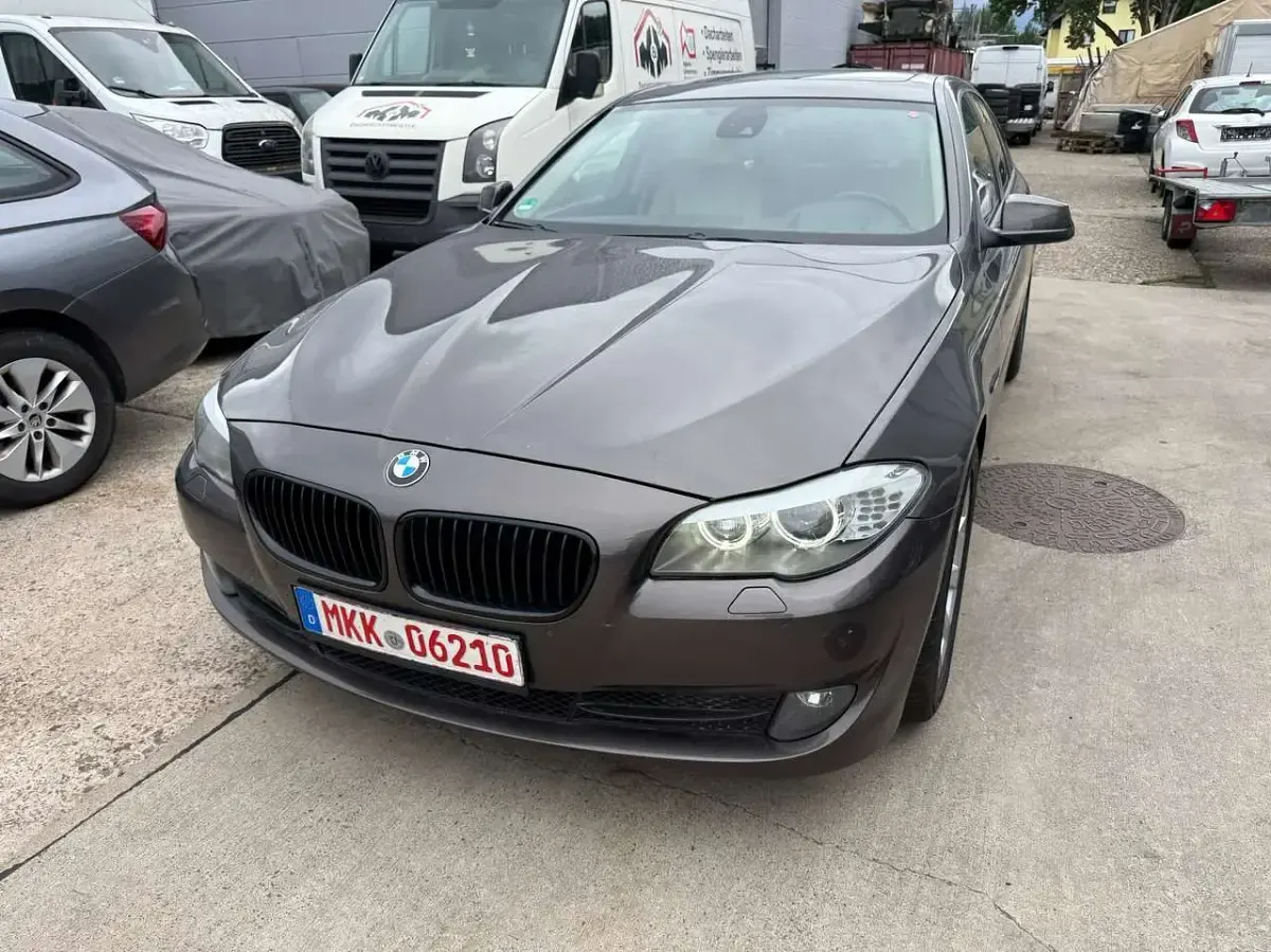 Gebraucht BMW 523 204 PS (150 kW) 2011 Havanna metallic Limousine