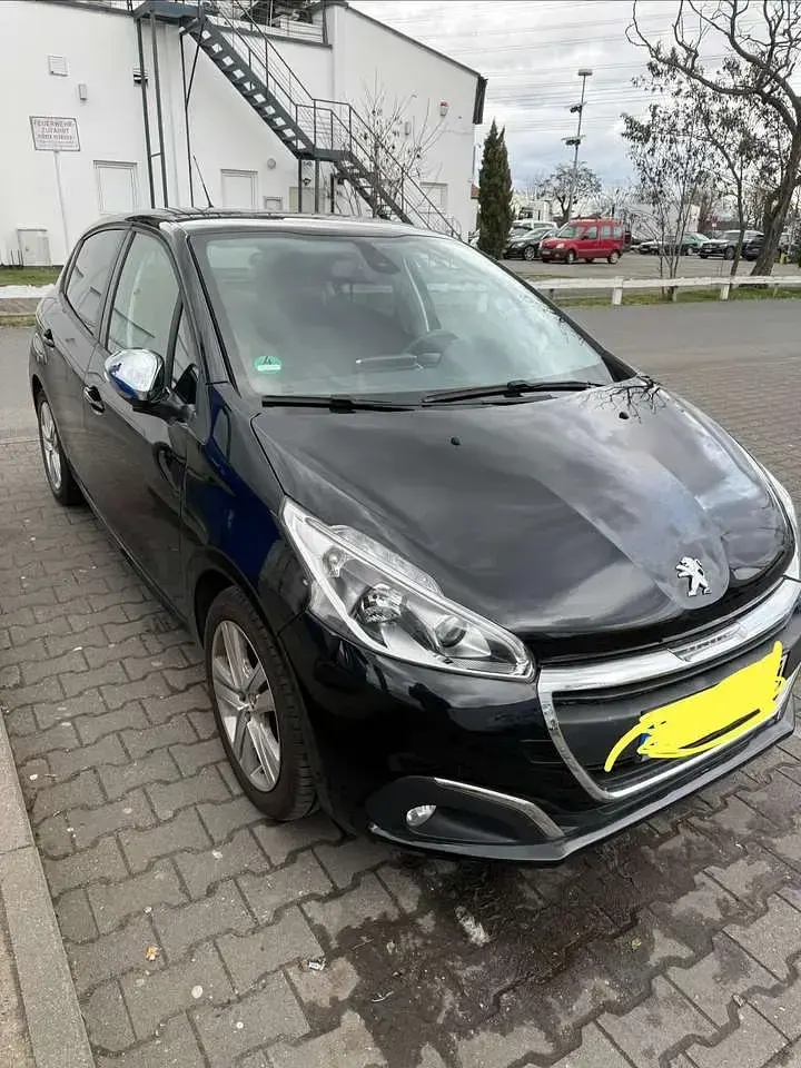Gebraucht Peugeot 208 83 PS (61 kW) 2019 Schwarz Kleinwagen