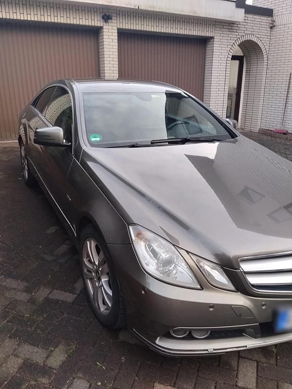 Gebraucht Mercedes E220 170 PS (125 kW) 2011 Coupé
