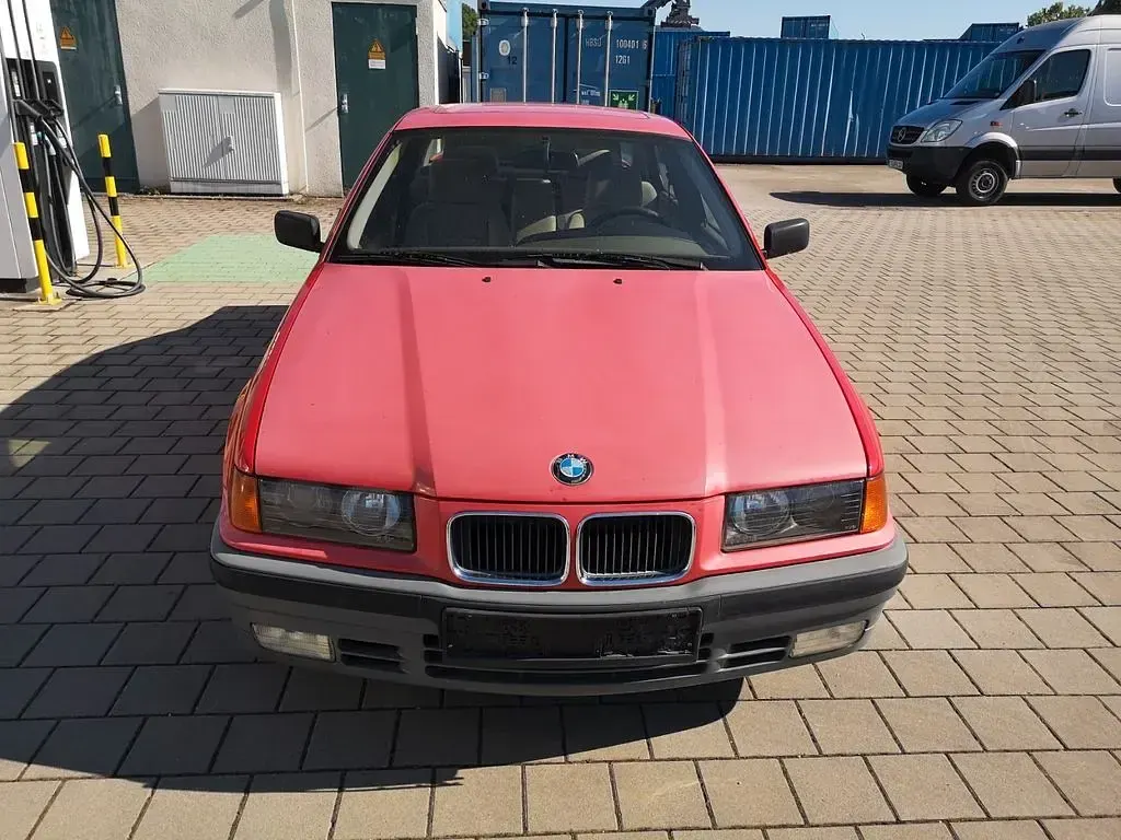 Gebraucht BMW 316 99 PS (72 kW) 1992 Rot Limousine