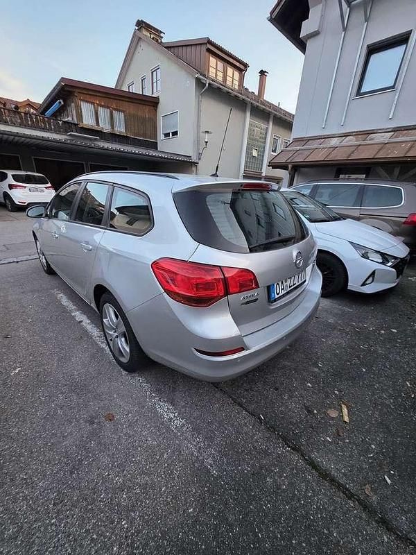 Gebraucht Opel Astra Selection 110 PS (80 kW) 2011 Kombi