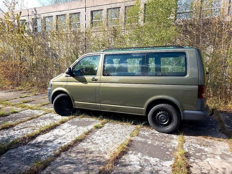 Usata VW T5 140 CV (102 kW) 2011 Verde Furgone