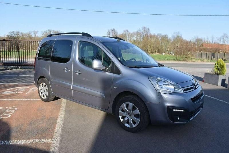 Gebraucht Citroën Berlingo XTR 99 PS (72 kW) 2018 Silber Van / Kleinbus