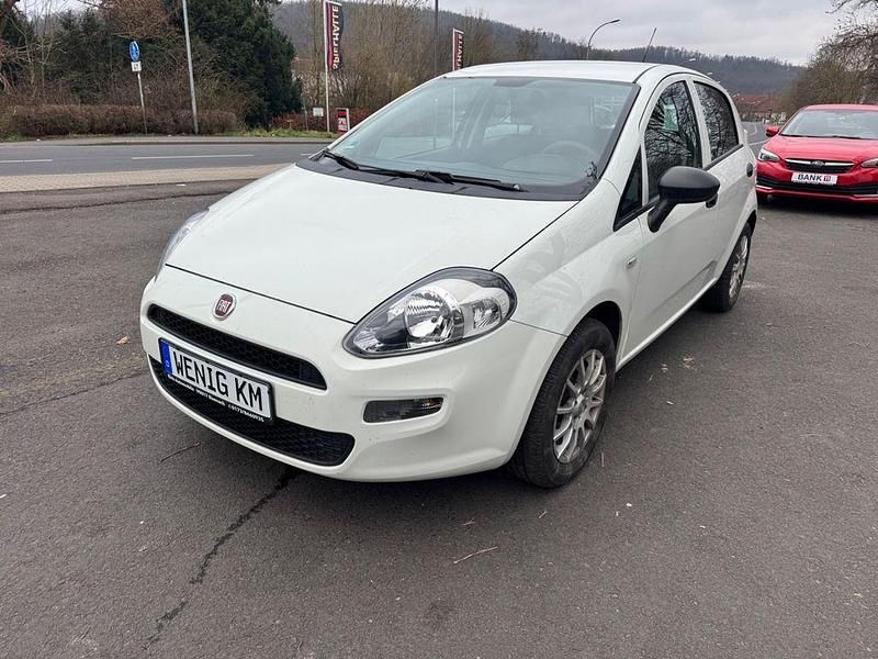 Gebraucht Fiat Punto Basis 69 PS (50 kW) 2017 Weiß Limousine