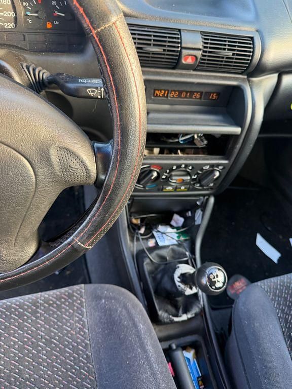 Gebraucht Opel Astra 75 PS (55 kW) 1997 Rot Limousine