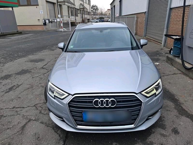 Gebraucht Audi A3 116 PS (85 kW) 2018 Silber Limousine