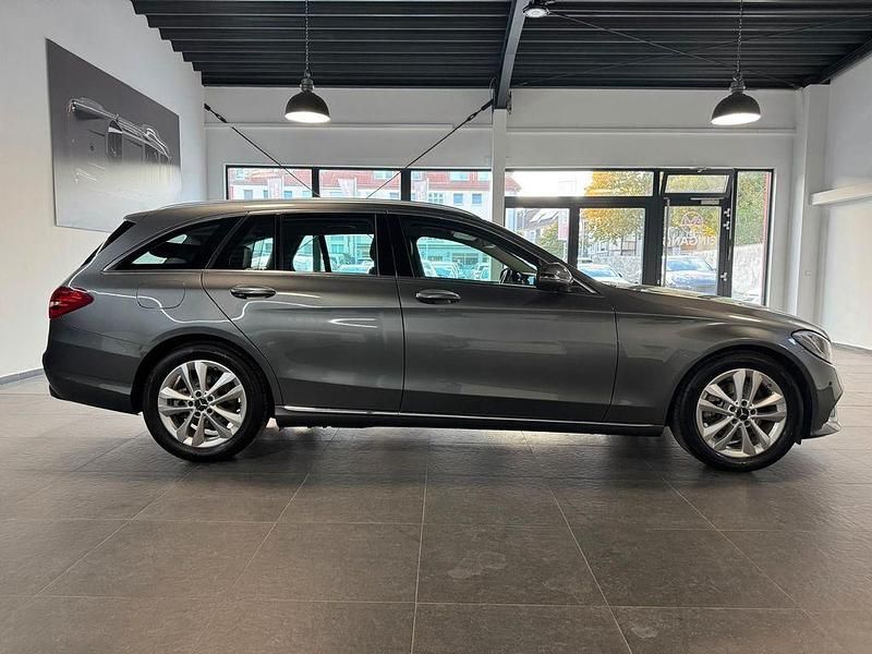 Gebraucht Mercedes C220 Avantgarde 194 PS (142 kW) 2018 Grau Limousine