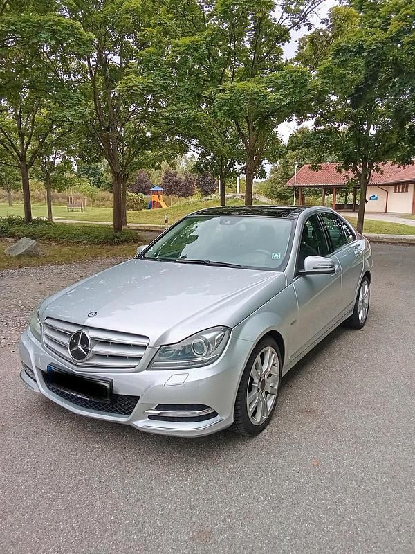 Silber Gebraucht 2011 Mercedes C350 Limousine | 8.500 € (Fairer Preis) - Bild 1/4