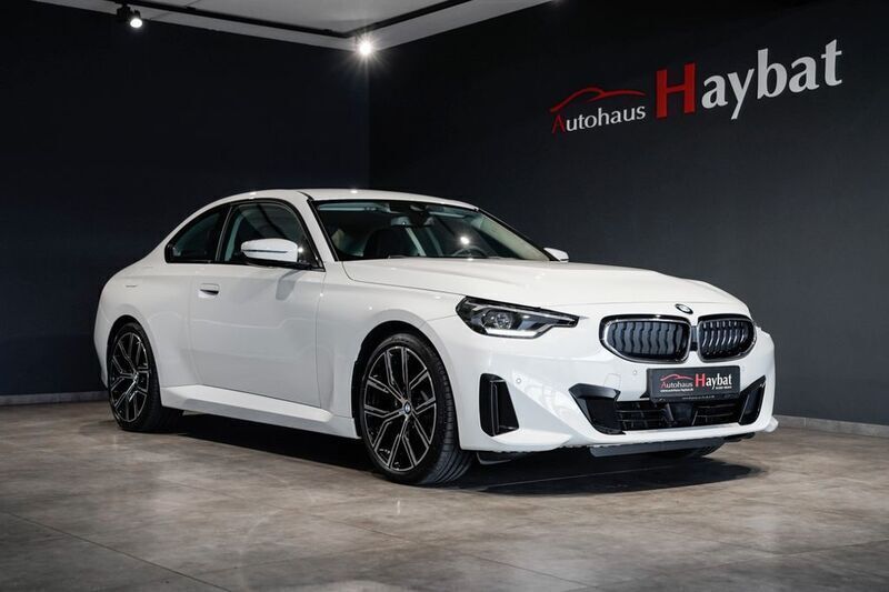 Alpinweiss iii Gebraucht 2024 BMW 220 Performance Coupé | 36.950 € (Guter Preis) - Bild 1/4