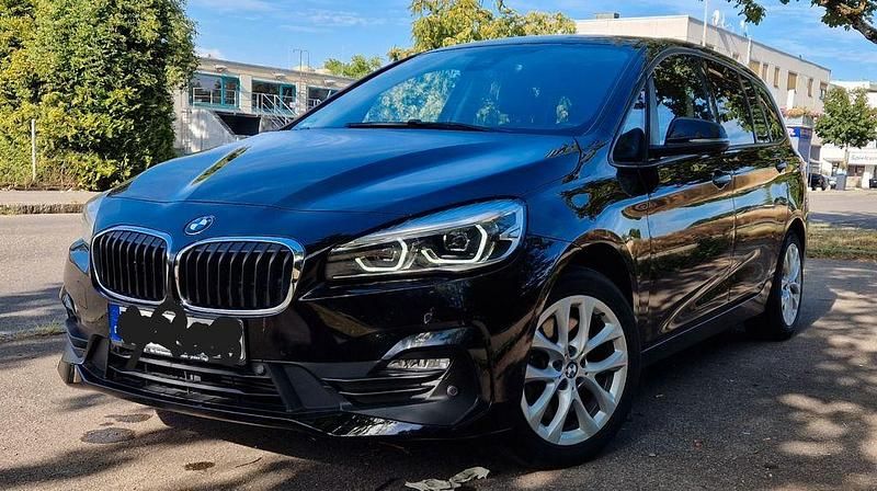 Schwarz Gebraucht 2018 BMW 218 Gran Tourer Advantage Van / Kleinbus | 14.499 € (Guter Preis) - Bild 1/4