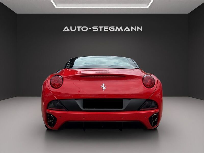 Gebraucht Ferrari California 460 PS (338 kW) 2010 Rot Cabrio