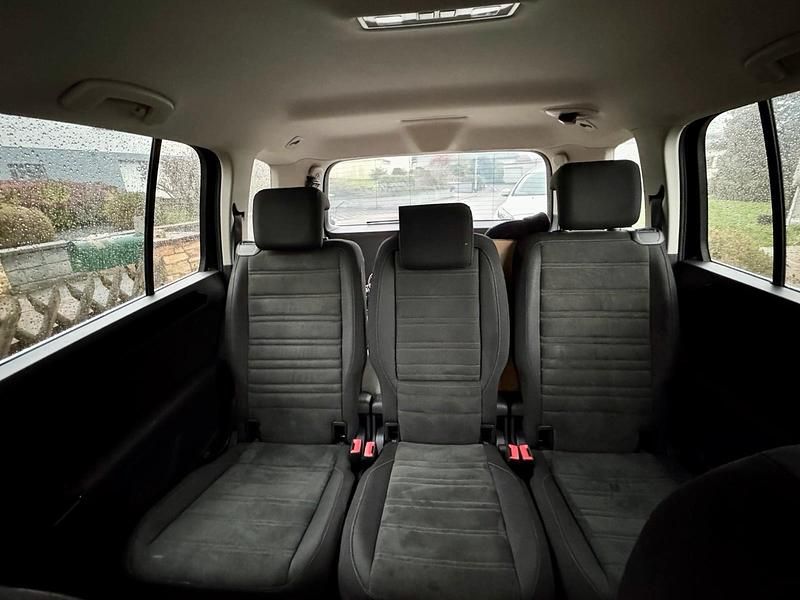 Gebraucht VW Touran Comfortline 150 PS (110 kW) 2017 Schwarz Van / Kleinbus