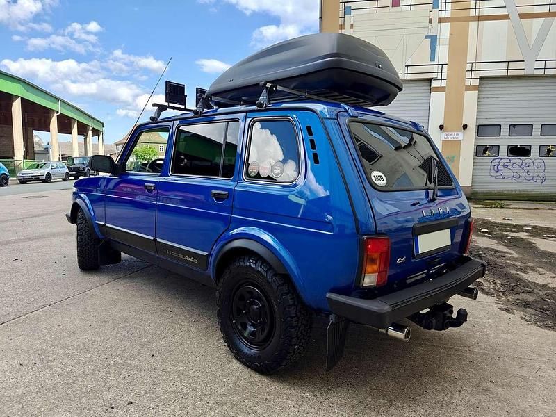 Gebraucht Lada Urban 83 PS (61 kW) 2018 Blau SUV
