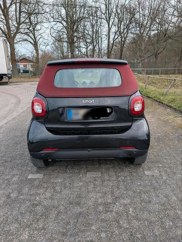 Gebraucht Smart ForTwo Cabrio 71 PS (52 kW) 2019 Schwarz Cabrio