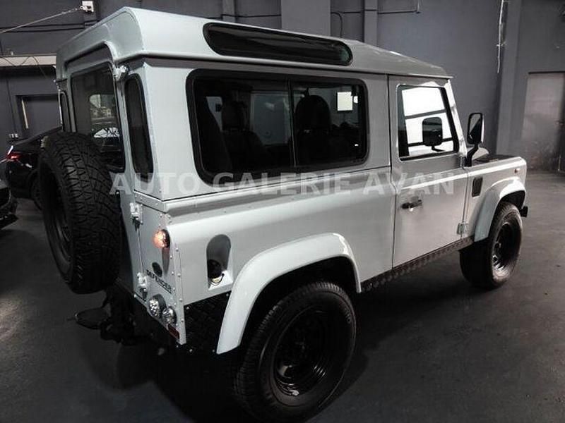 Gebraucht Land Rover Defender 122 PS (89 kW) 2014 Weiß Kombi