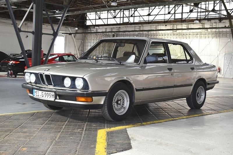Gebraucht BMW 525 122 PS (89 kW) 1986 Beige Limousine