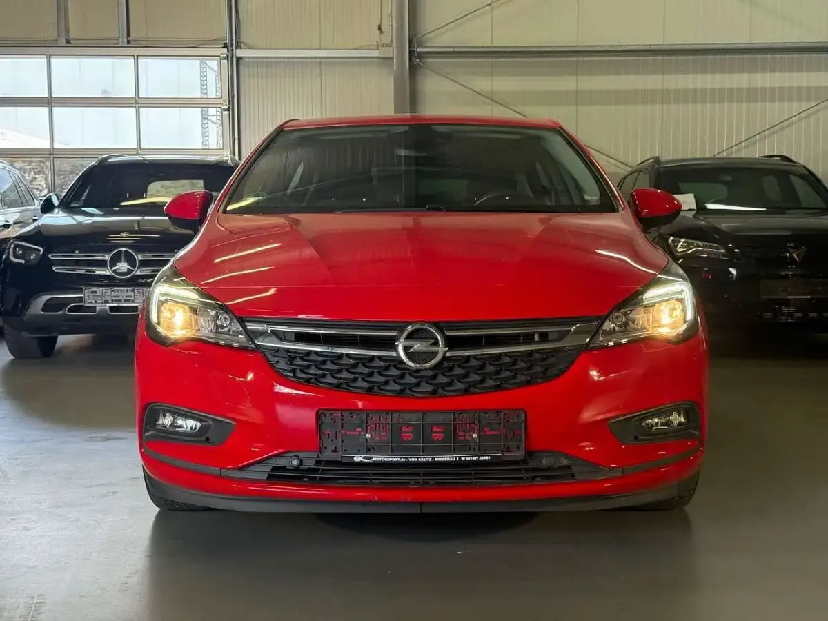 Brugt Opel Astra Edition 105 HK (77 kW) 2016 Rød Sedan