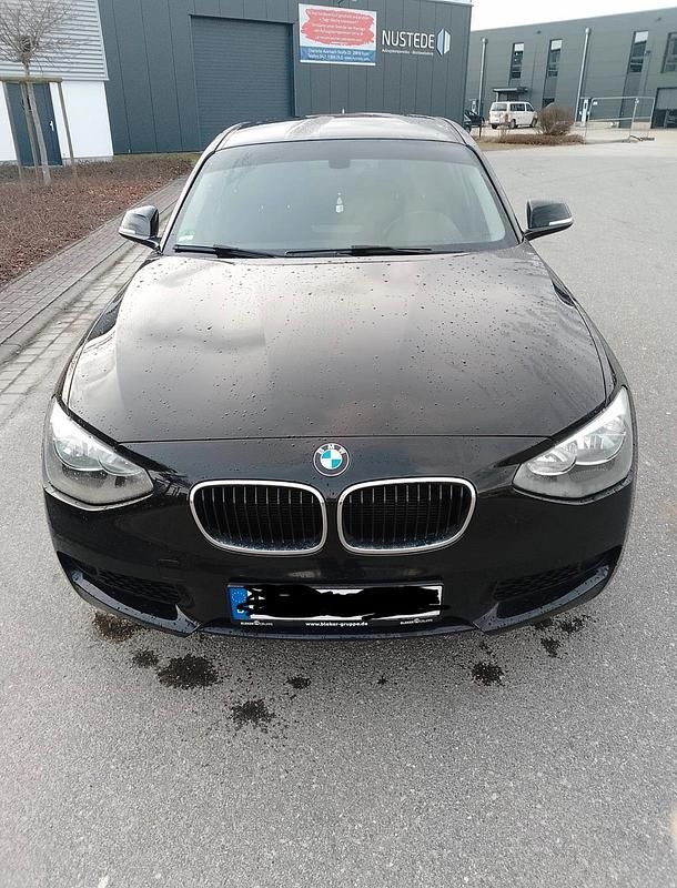 Gebraucht BMW 114 102 PS (75 kW) 2014 Schwarz Kleinwagen