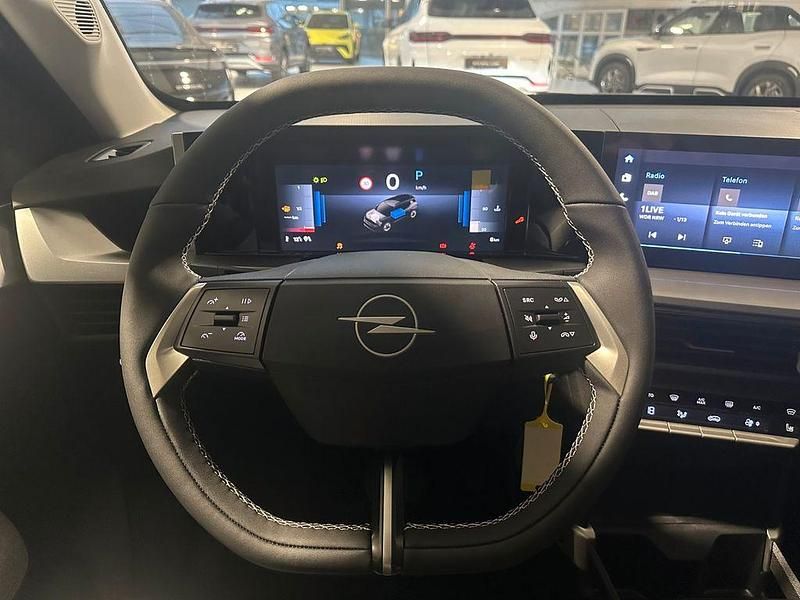 Neu Opel Frontera 145 PS (106 kW) 2025 Silber SUV