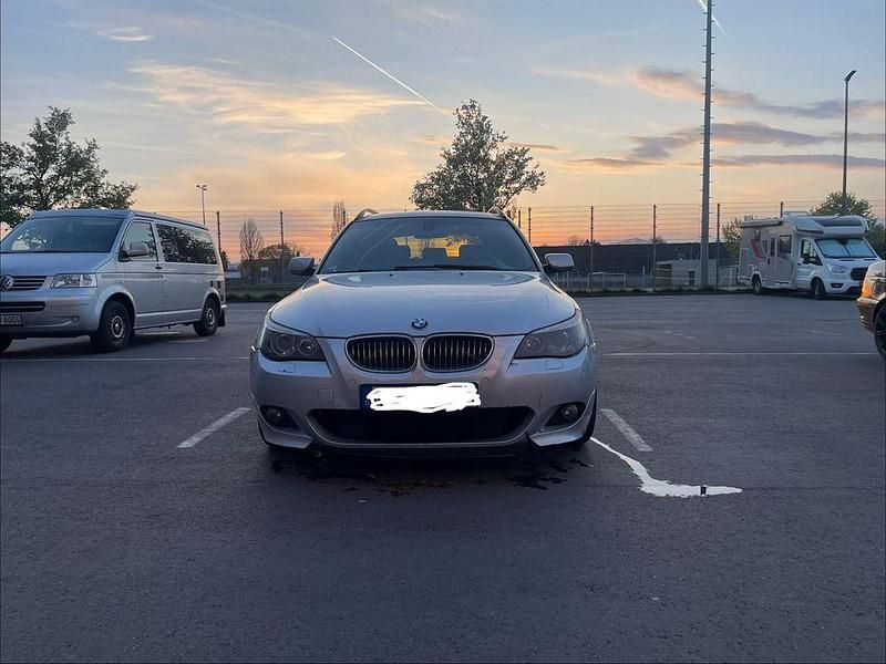 Gebraucht BMW 530 231 PS (169 kW) 2007 Silber Kombi