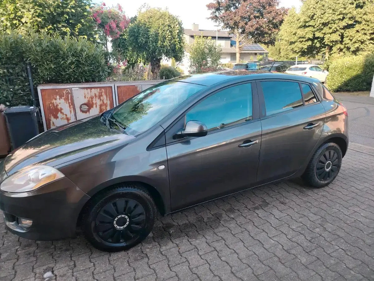 Gebraucht Fiat Bravo 90 PS (66 kW) 2009 Grau Kleinwagen