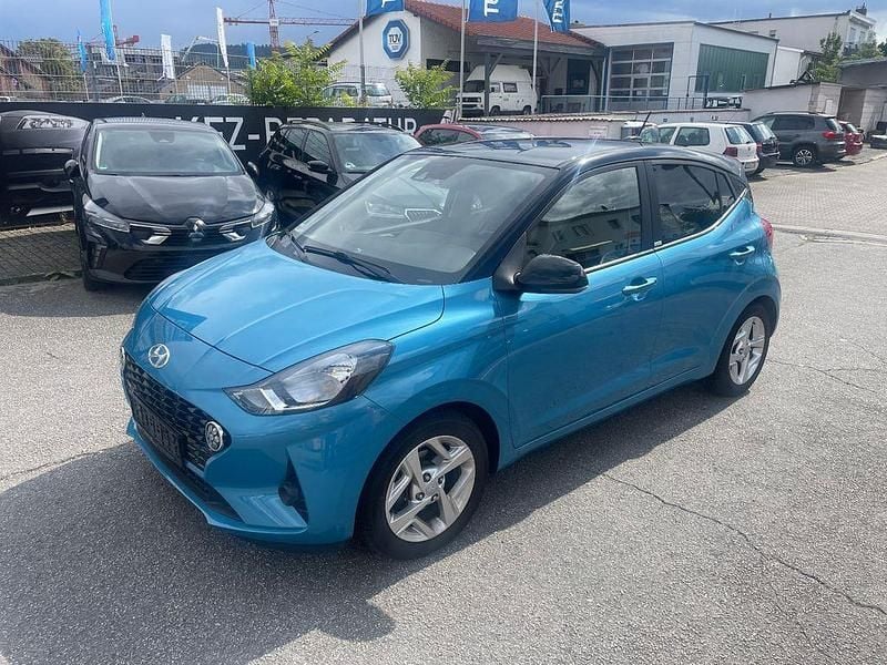 Blau Gebraucht 2020 Hyundai i10 Intro Edition Kleinwagen | 12.990 € (Guter Preis) - Bild 1/4
