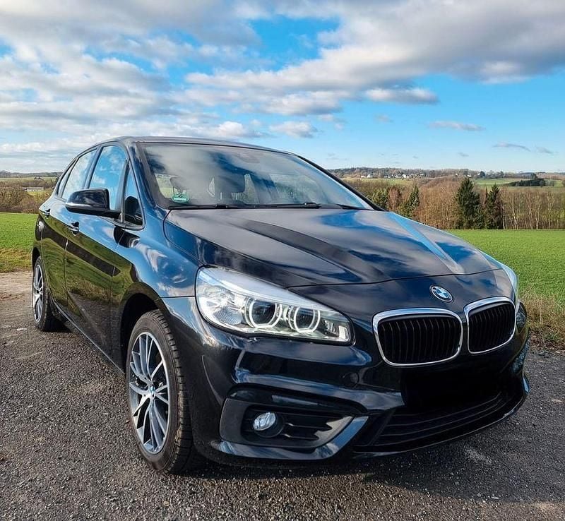 Schwarz Gebraucht 2015 BMW 220 Active Tourer Advantage Van / Kleinbus | 15.700 € (Fairer Preis) - Bild 1/4