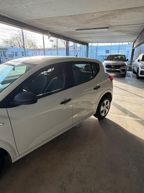 Gebraucht Dacia Sandero 67 PS (49 kW) 2024 Weiß Kleinwagen