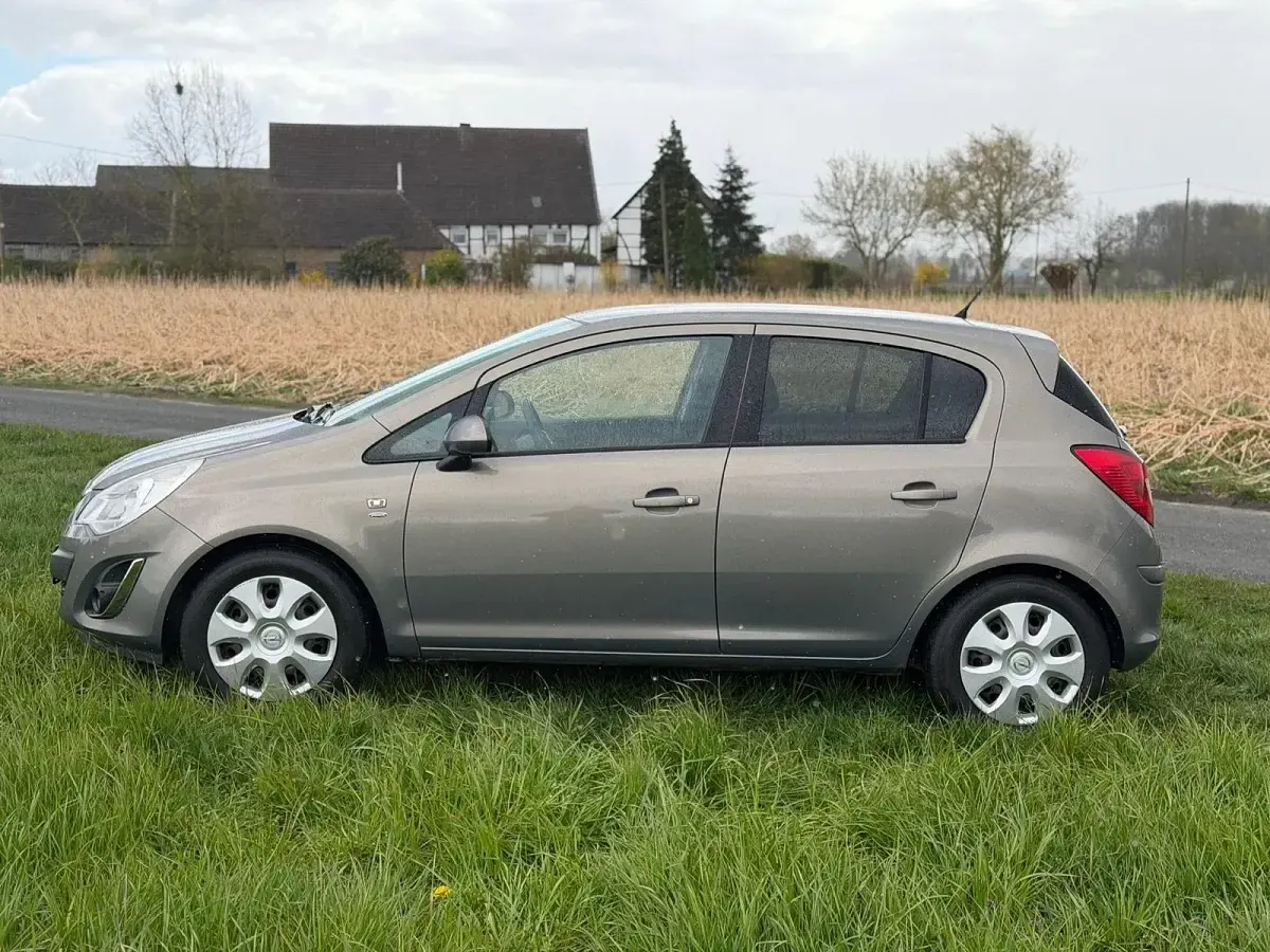 Gebraucht Opel Corsa 69 PS (50 kW) 2011 Braun Kleinwagen