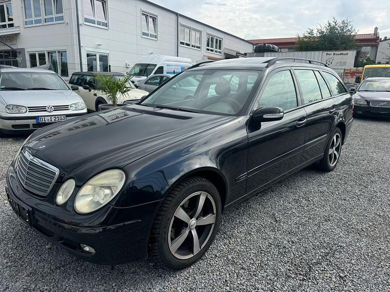 Gebraucht Mercedes E270 Classic 177 PS (130 kW) 2003 Schwarz Kombi