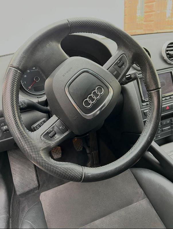 Gebraucht Audi A3 Cabriolet 125 PS (91 kW) 2013 Schwarz Cabrio