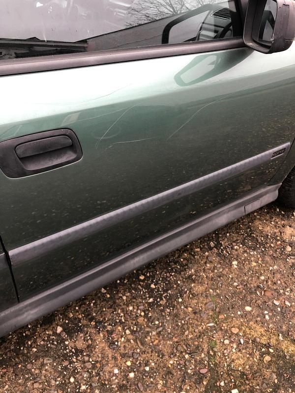 Second-hand Opel Astra 100 CP (73 kW) 1999 Verde Berlinǎ
