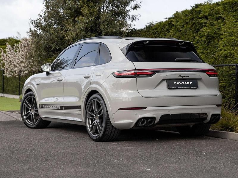 Gebraucht Porsche Cayenne 340 PS (250 kW) 2023 Grau SUV