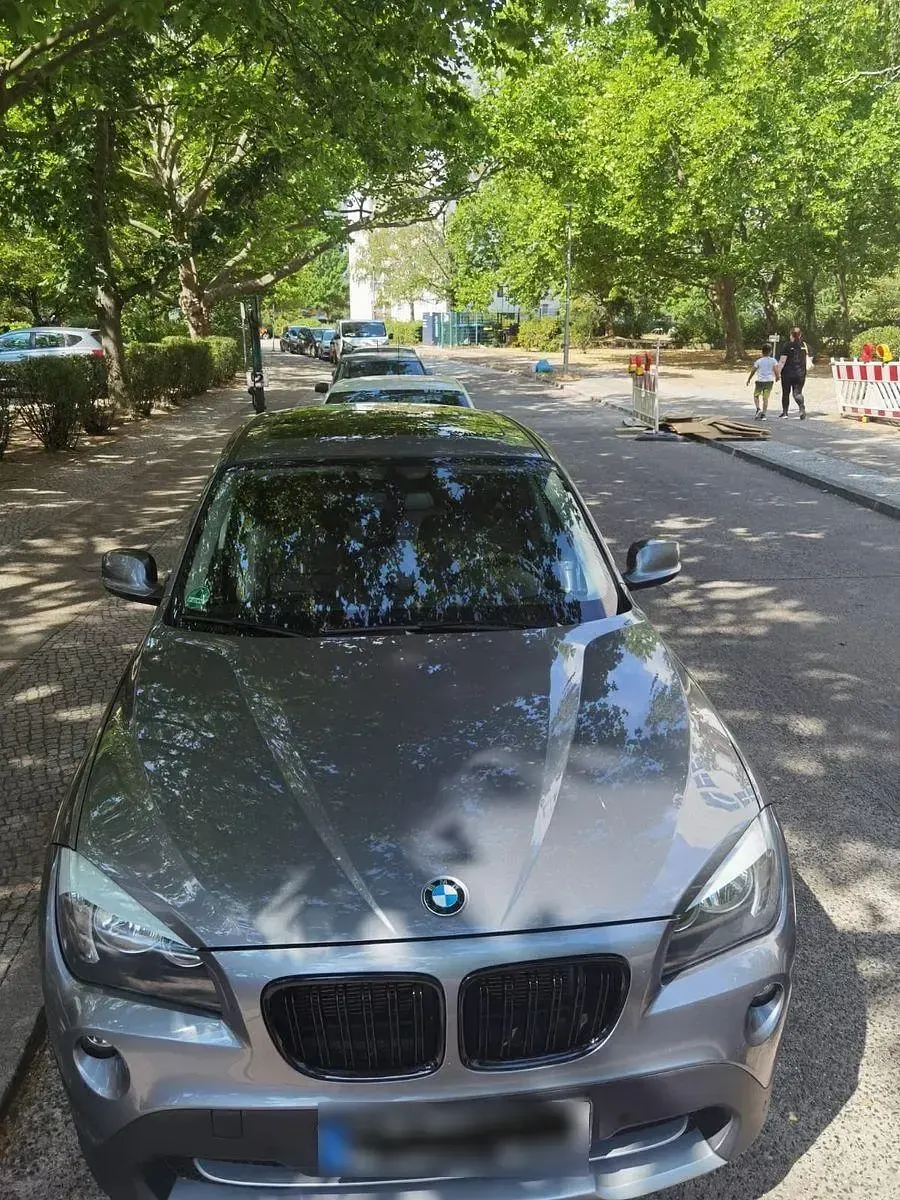 Gebraucht BMW X1 xLine 177 PS (130 kW) 2011 Grau SUV