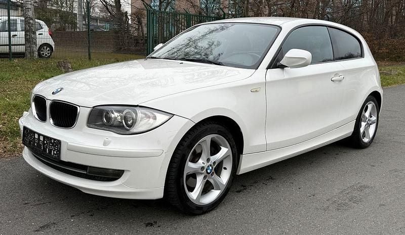 Gebraucht BMW 120 Advantage 170 PS (125 kW) 2010 Weiß Kleinwagen