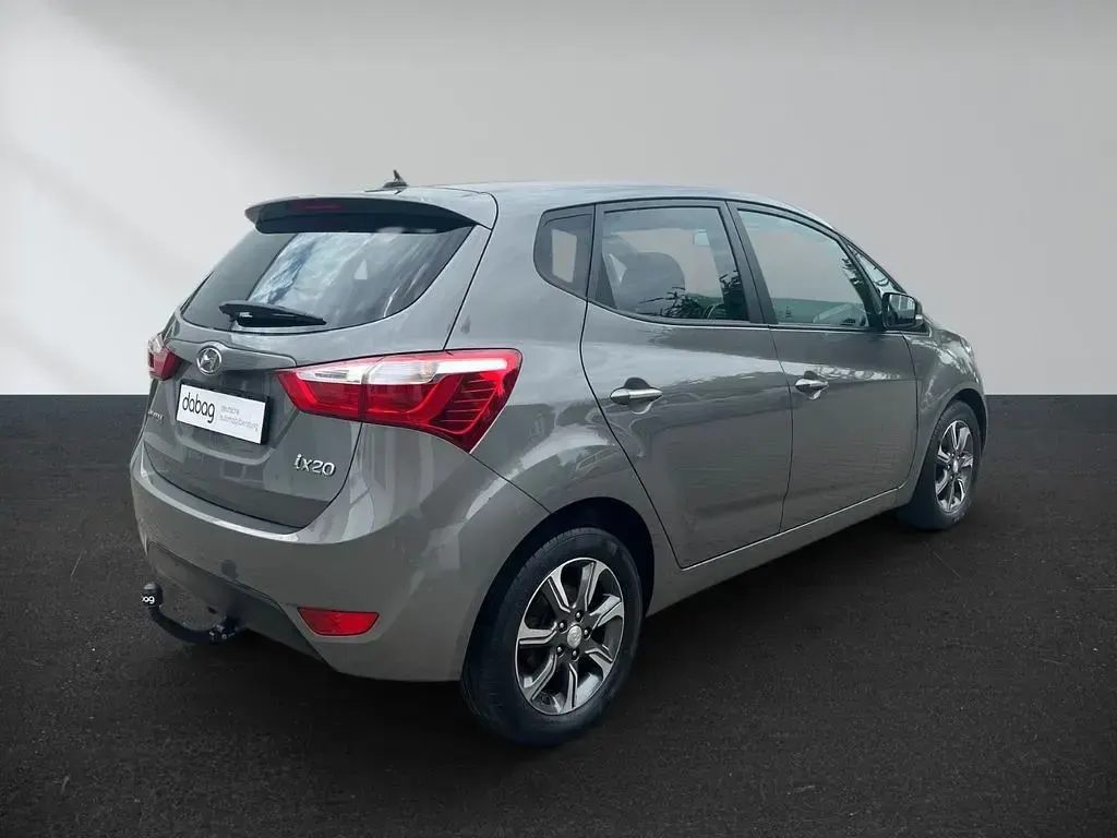 Gebraucht Hyundai i20 Space 125 PS (91 kW) 2019 Grau Kleinwagen