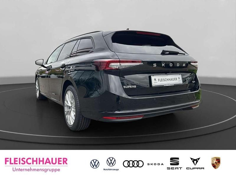 Neu Skoda Superb Selection 193 PS (141 kW) 2025 Schwarz Kombi