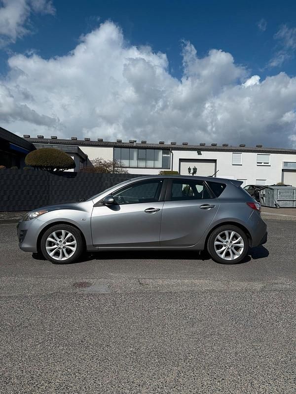 Gebraucht Mazda 3 116 PS (85 kW) 2011 Grau Kleinwagen