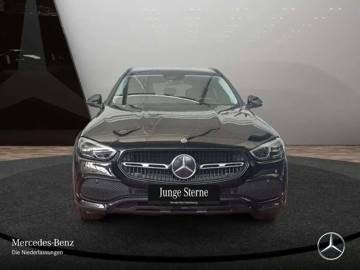 Gebraucht Mercedes C220 Night 200 PS (147 kW) 2023 Schwarz Limousine