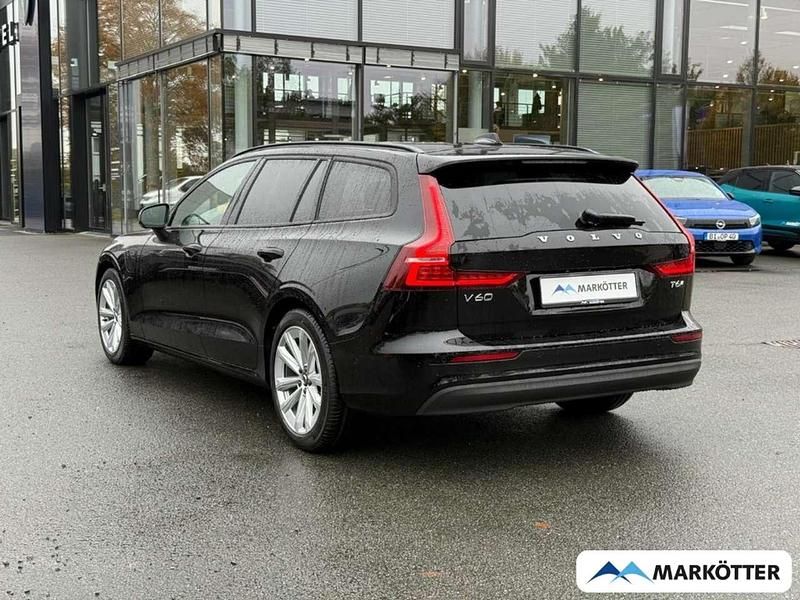 Neu Volvo V60 Core 398 PS (292 kW) 2025 Schwarz Kombi