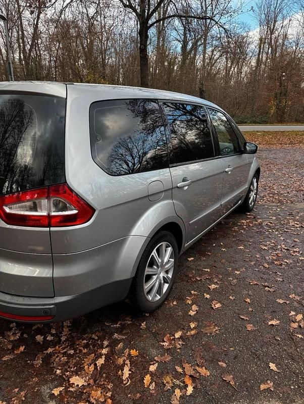 Gebraucht Ford Galaxy 140 PS (102 kW) 2006 Silber Van / Kleinbus