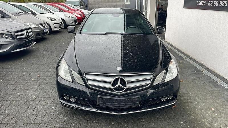 Second-hand Mercedes E250 204 CP (150 kW) 2010 Negru Coupe